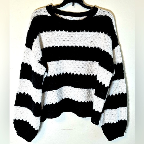 Blu Pepper Black and White Striped Balloon Sleeve Oversized Sweater Sz S - Picture 1 of 10